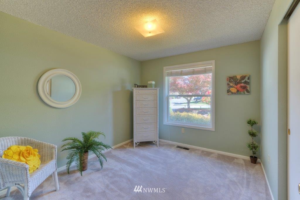 1719 Southeast 18th Place Renton, WA 98055 - Photo 13 of 25
