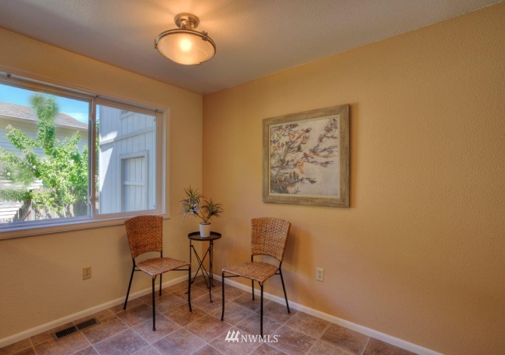 1719 Southeast 18th Place Renton, WA 98055 - Photo 9 of 25