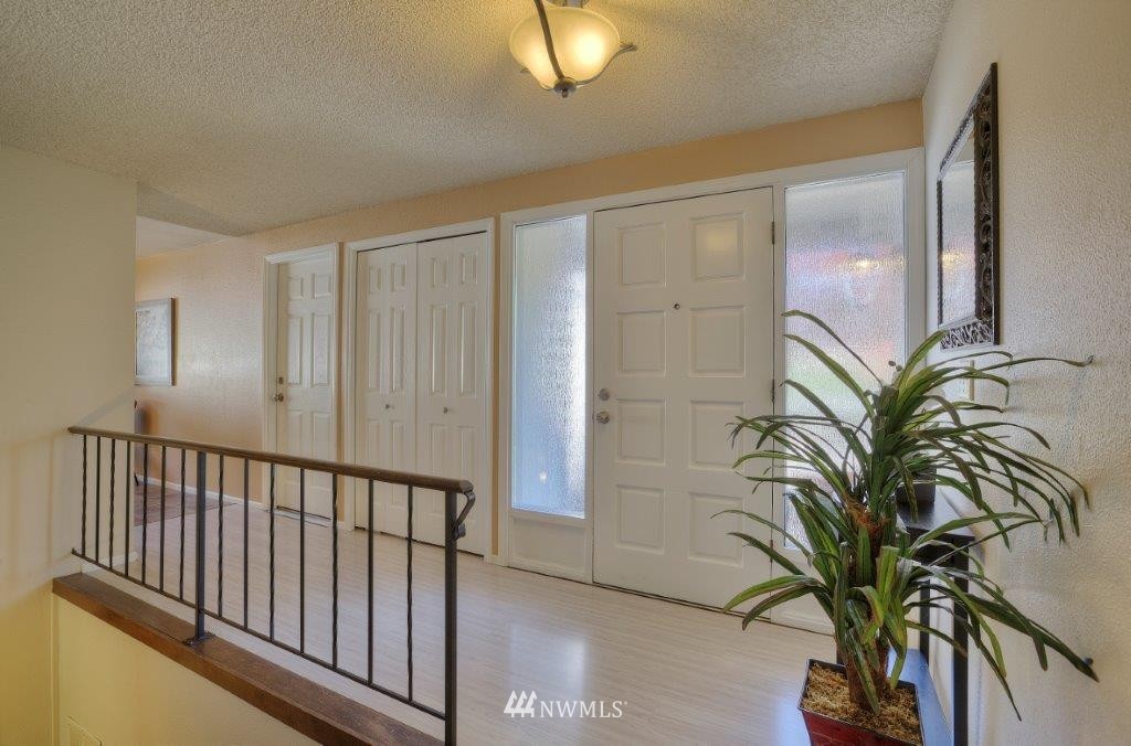1719 Southeast 18th Place Renton, WA 98055 - Photo 10 of 25