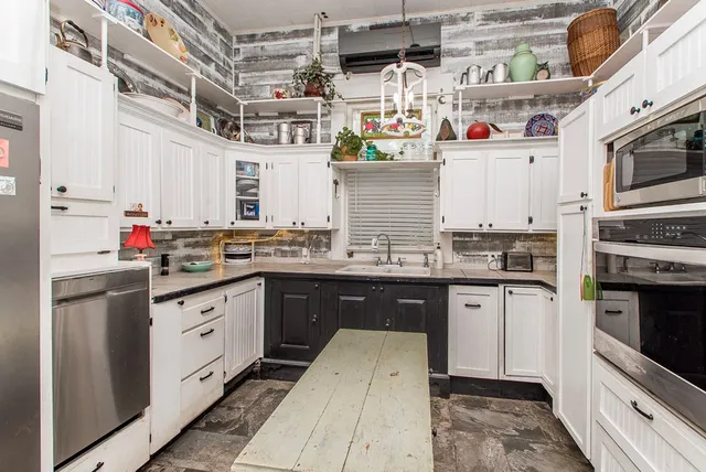 $155,000 | 307 West Railroad Avenue, Osyka, MS 39657