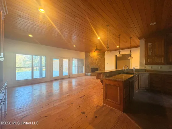 $995,000 | 337 J C Prestage Road, Pelahatchie, MS 39145