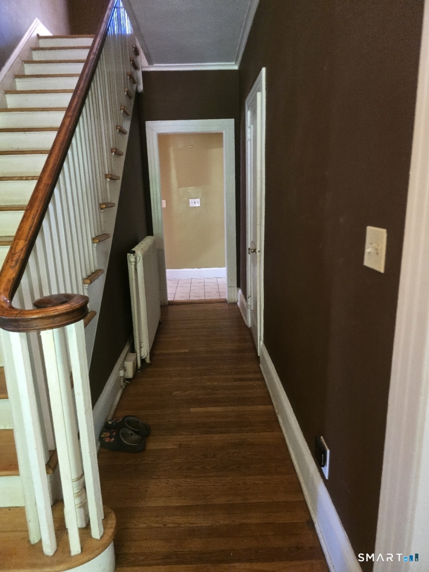 197 Ridgefield Street Hartford, CT 06112 - Photo 22 of 23 Entry Way