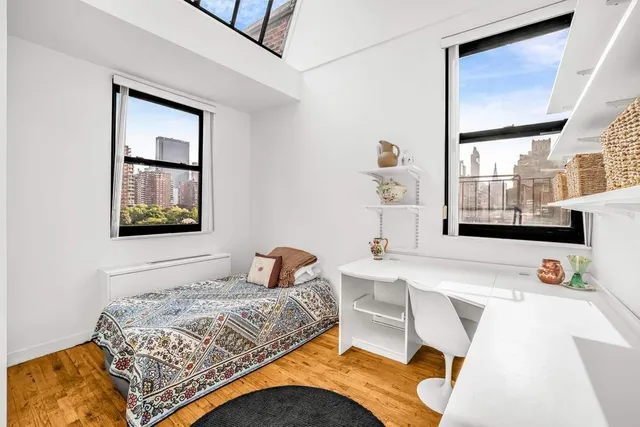$2,100,000 | 400 West 23rd Street, Unit 6JK | Chelsea