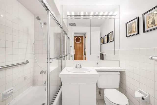 $2,100,000 | 400 West 23rd Street, Unit 6JK | Chelsea