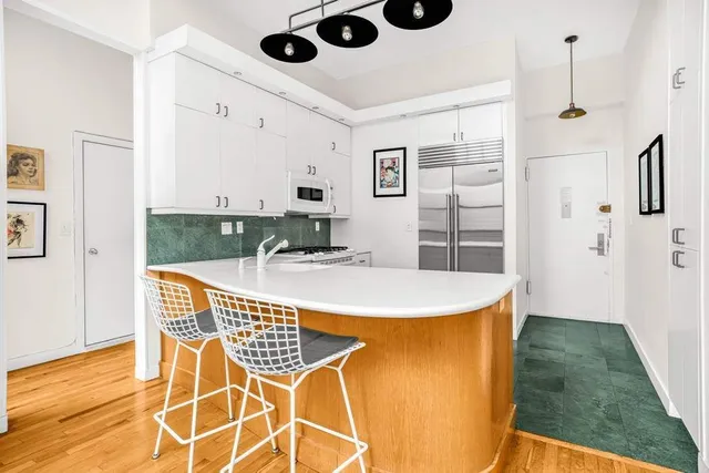 $2,100,000 | 400 West 23rd Street, Unit 6JK | Chelsea