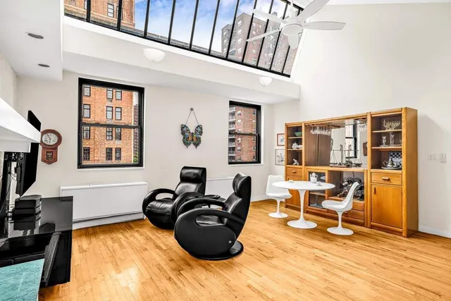 $2,100,000 | 400 West 23rd Street, Unit 6JK | Chelsea