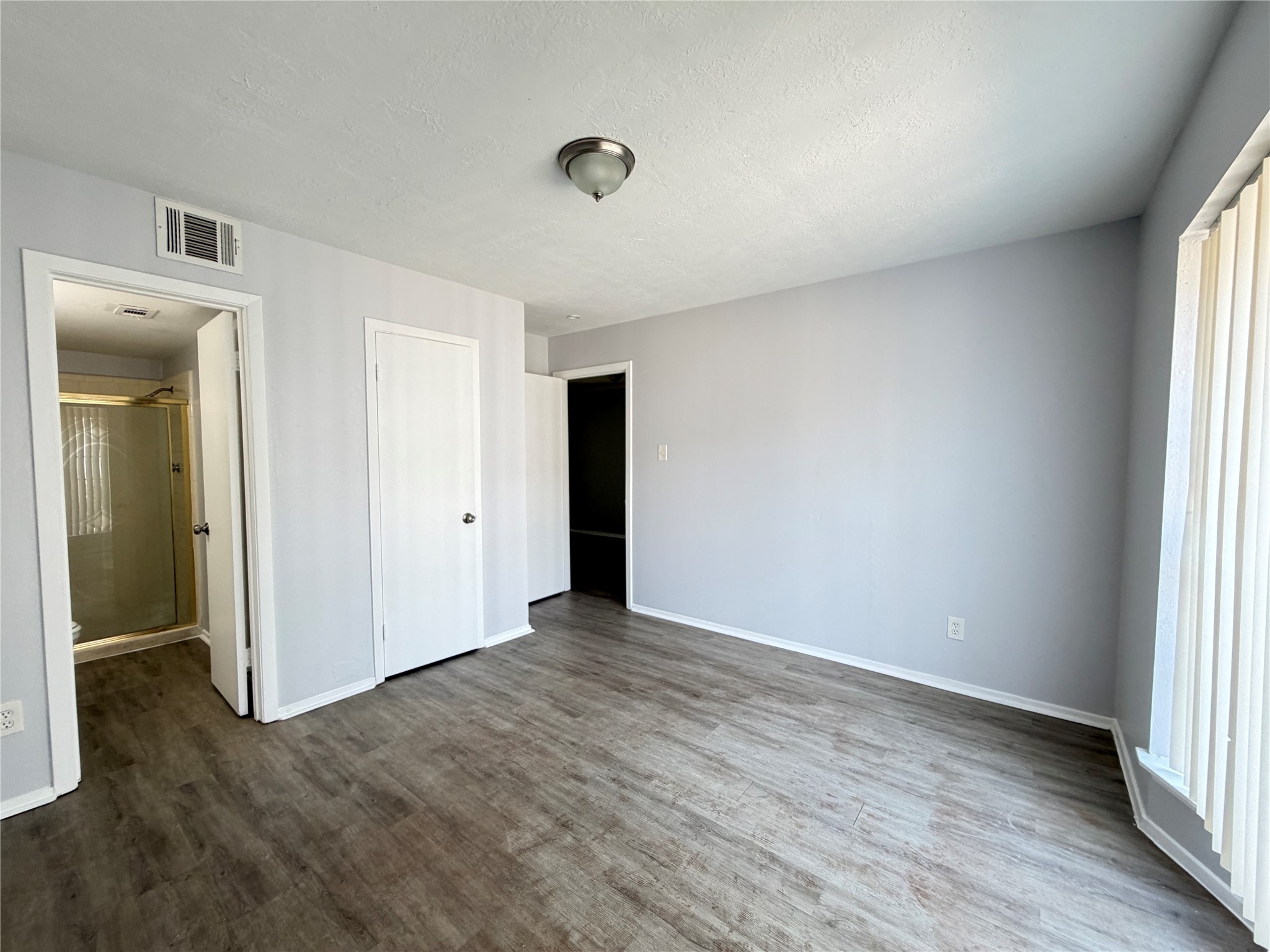 11545 Beechnut Street Houston, TX 77072 - Photo 7 of 19 1st bedroom