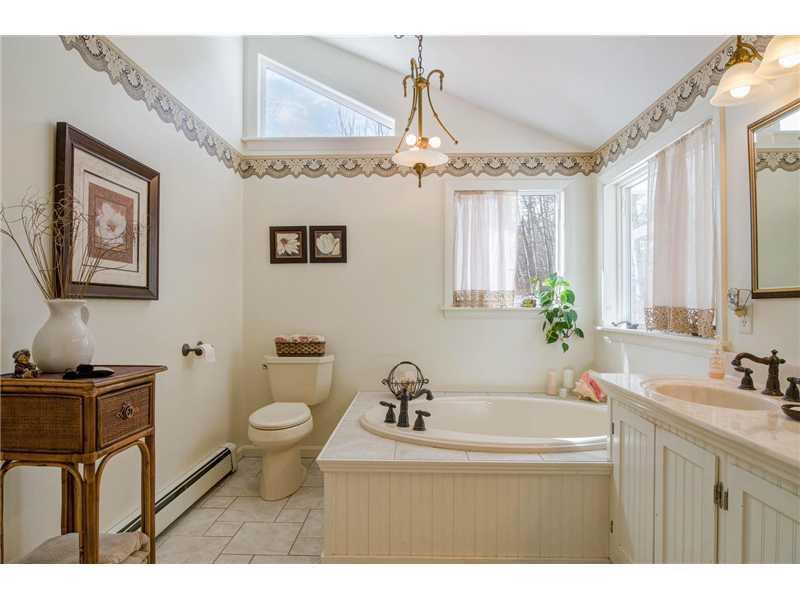 2 Fox Hill Road Freeport, ME 04032 - Photo 19 of 28 Master Bath/Spa.