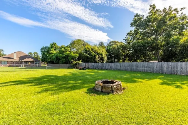 $2,300 | 780 Sudduth Drive, Bridge City, TX 77611