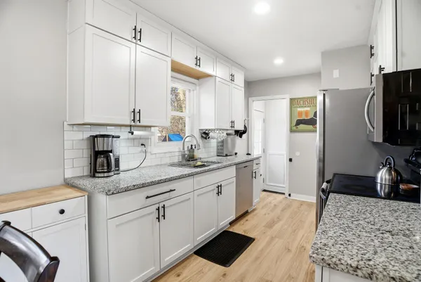 $335,000 | 2303 7th Avenue East, North St. Paul, MN 55109