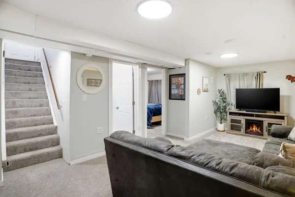 $335,000 | 2303 7th Avenue East, North St. Paul, MN 55109