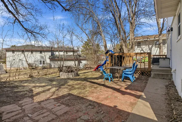 $335,000 | 2303 7th Avenue East, North St. Paul, MN 55109