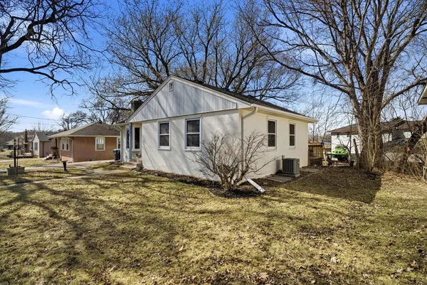 $335,000 | 2303 7th Avenue East, North St. Paul, MN 55109