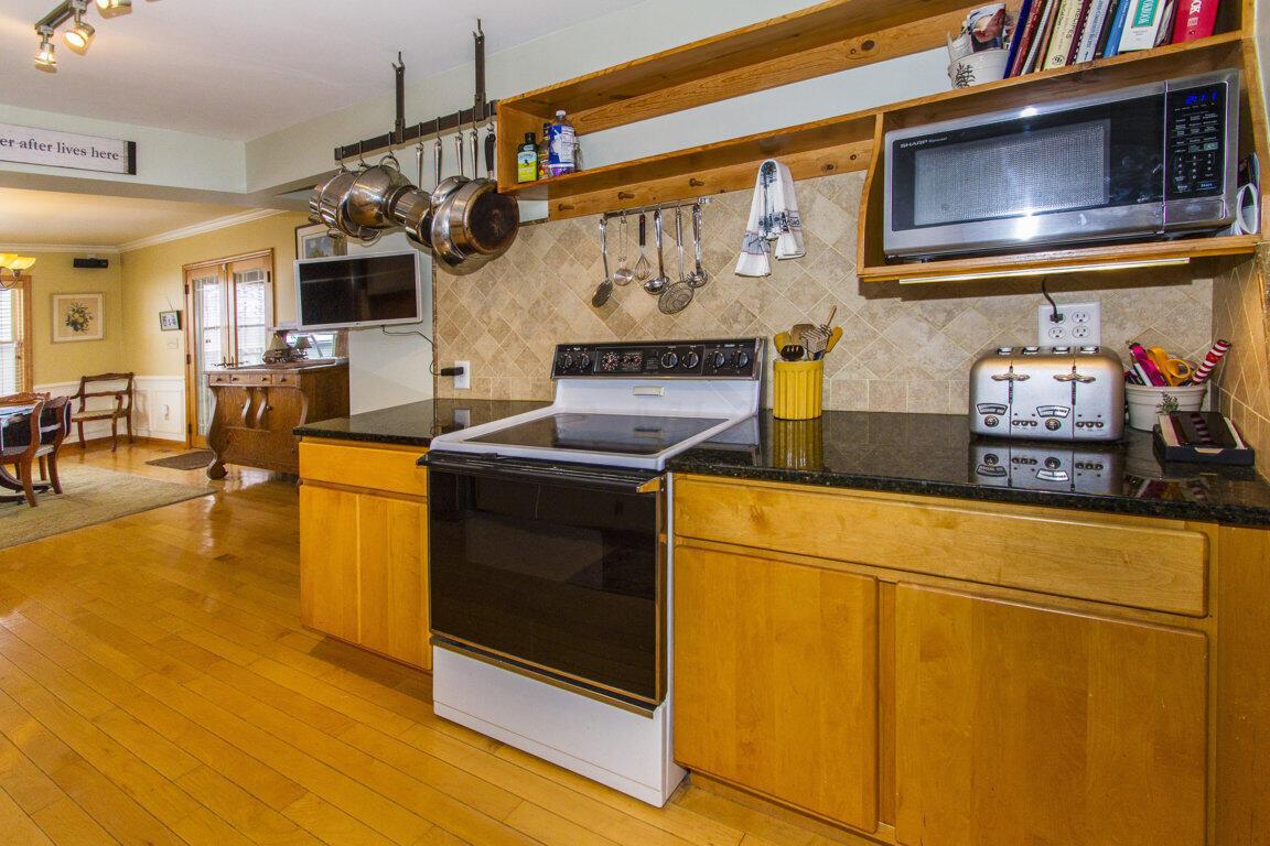 865 South Remington Road Columbus, OH 43209 - Photo 16 of 57