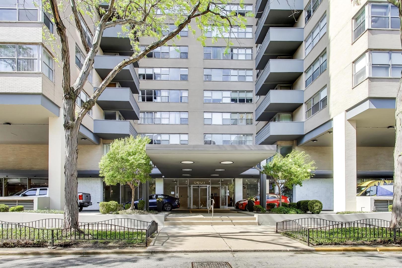 6301 North Sheridan Road, Unit 4G Chicago, IL 60660 - Photo 2 of 30