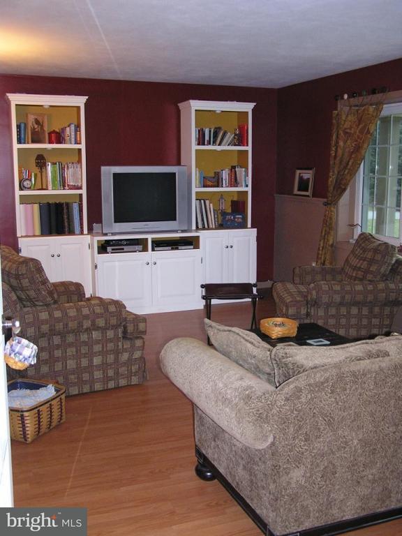 612 Aberdeen Road Elizabethtown, PA 17022 - Photo 3 of 17 Gallery Image 3