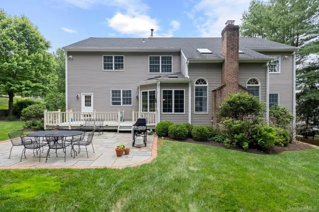 $1,199,000 | 3 Hyatt Lane, Somers, NY 10589