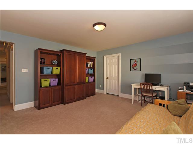 9636 Club Valley Way Raleigh, NC 27617 - Photo 21 of 25 Gallery Image 21
