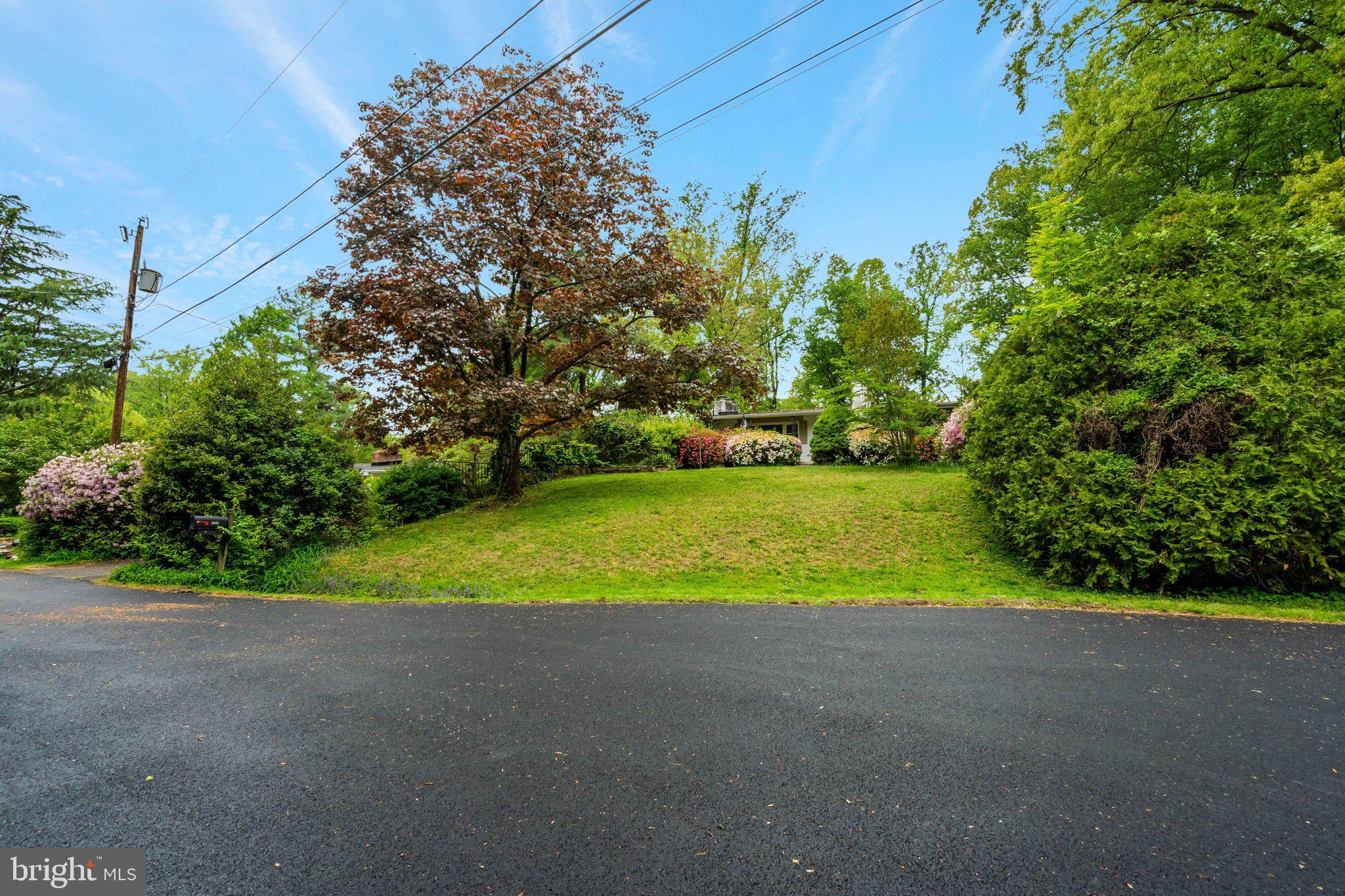 9932 Fairoaks Road Vienna, VA 22181 - Photo 2 of 9 Front of House from Cul-de-sac View