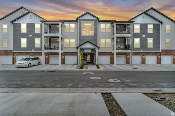 $309,900 | 863 Coulsen Drive, Unit H302, Saratoga Springs, UT 84045