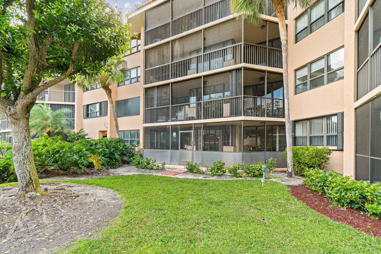 800 Jeffery Street, Unit 109 Boca Raton, FL 33487 - Photo 24 of 43 Backside view of unit