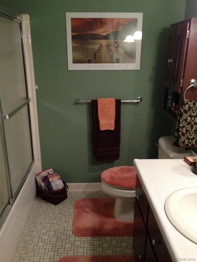 3990 Beattie Road Howell, MI 48843 - Photo 13 of 34 Master Bath.jpg