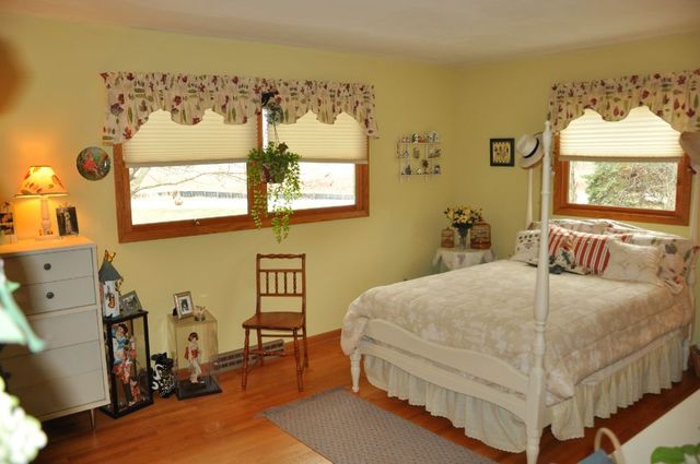 37W840 Big Timber Road Elgin, IL 60124 - Photo 13 of 35