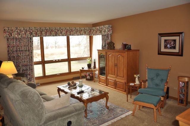 37W840 Big Timber Road Elgin, IL 60124 - Photo 3 of 35