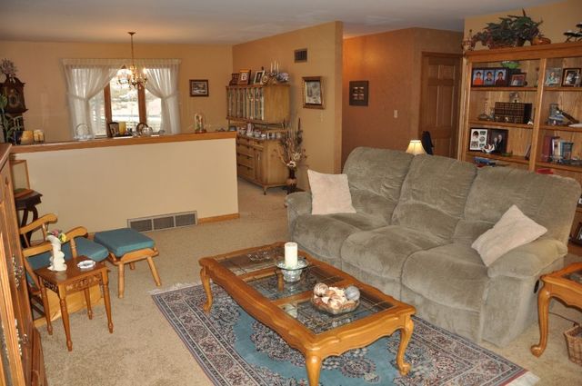 37W840 Big Timber Road Elgin, IL 60124 - Photo 6 of 35