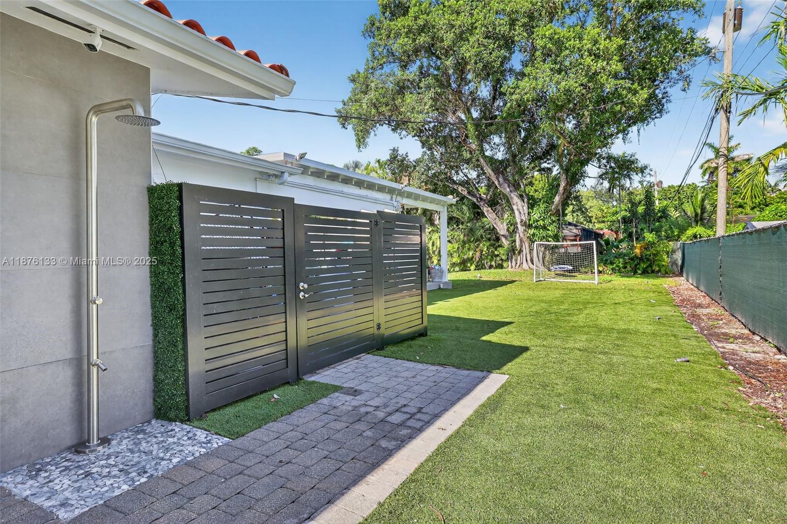 10740 Southwest 73rd Court Pinecrest, FL 33156 - Photo 35 of 37 a view of a back yard of the house