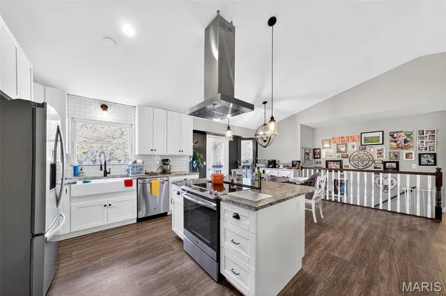 $405,000 | 145 Southview Drive, Troy, MO 63379