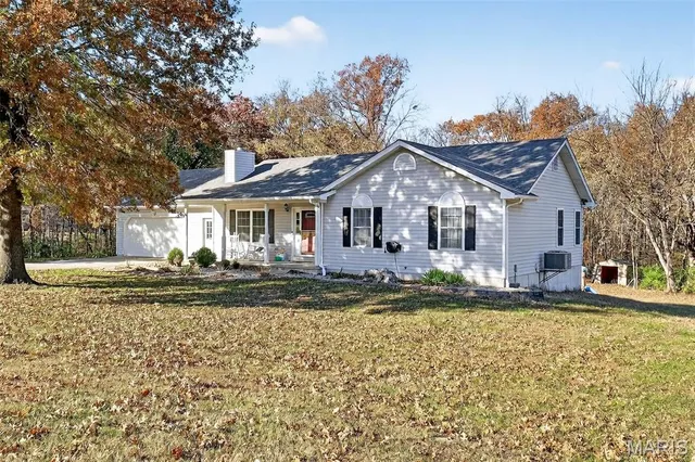 $405,000 | 145 Southview Drive, Troy, MO 63379