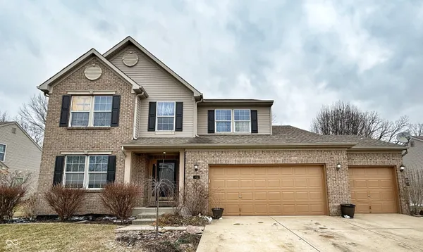 $2,500 | 878 Woodgate Lane, Greenwood, IN 46143