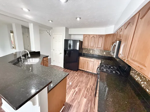 $2,500 | 878 Woodgate Lane, Greenwood, IN 46143