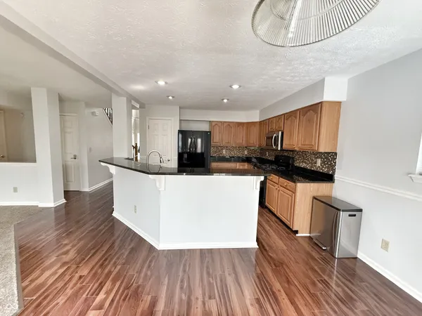 $2,500 | 878 Woodgate Lane, Greenwood, IN 46143