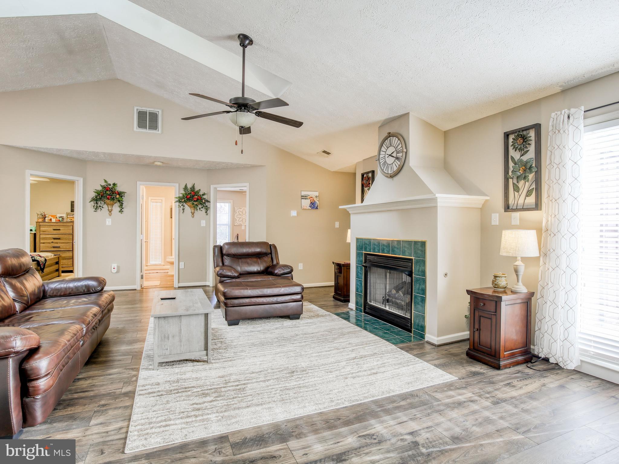 300 Canyon Road Winchester, VA 22602 - Photo 29 of 29 Open floorplan w/new flooring