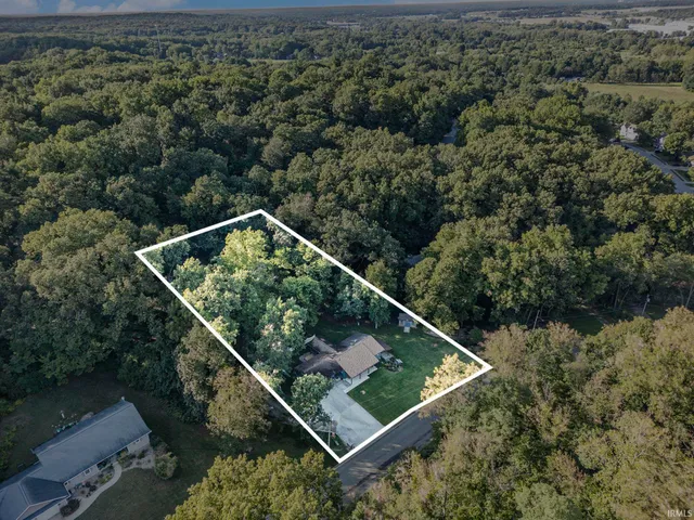 $415,000 | 510 West Crystal Valley Drive, Middlebury, IN 46540