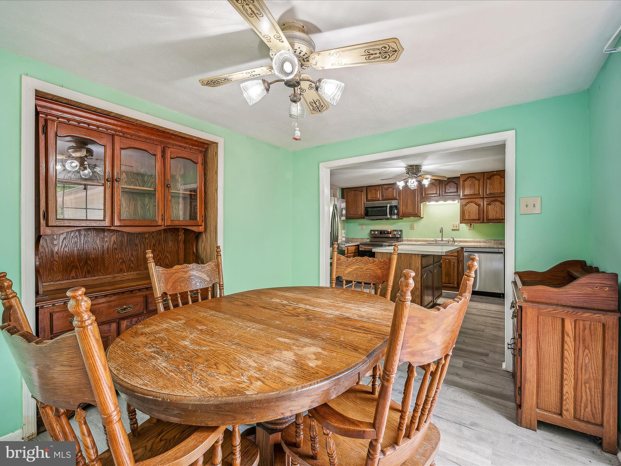 655 Spring Drive Berkeley Springs, WV 25411 - Photo 29 of 64 Dining Room