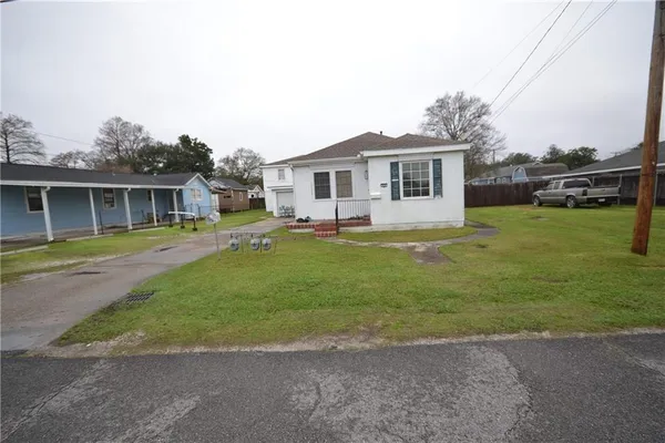$299,900 | 636-38 Ave F, Westwego, LA 70094