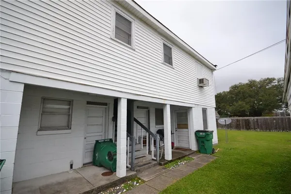 $299,900 | 636-38 Ave F, Westwego, LA 70094