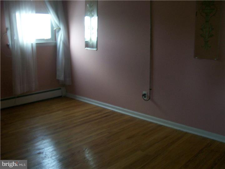 425 Rennard Street Philadelphia, PA 19116 - Photo 9 of 10 Gallery Image 9
