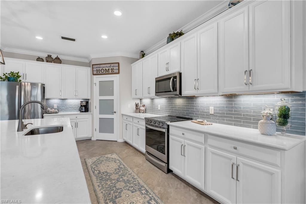 4564 Tamarind Way Naples, FL 34119 - Photo 10 of 40 Gallery Image 10