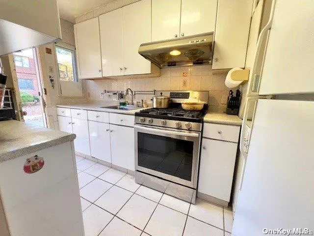 $389,990 | 220-34 67th Avenue, Unit 2LEVELS | Oakland Gardens