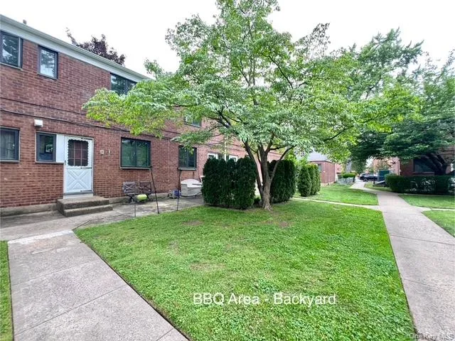 $389,990 | 220-34 67th Avenue, Unit 2LEVELS | Oakland Gardens