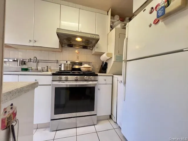 $389,990 | 220-34 67th Avenue, Unit 2LEVELS | Oakland Gardens