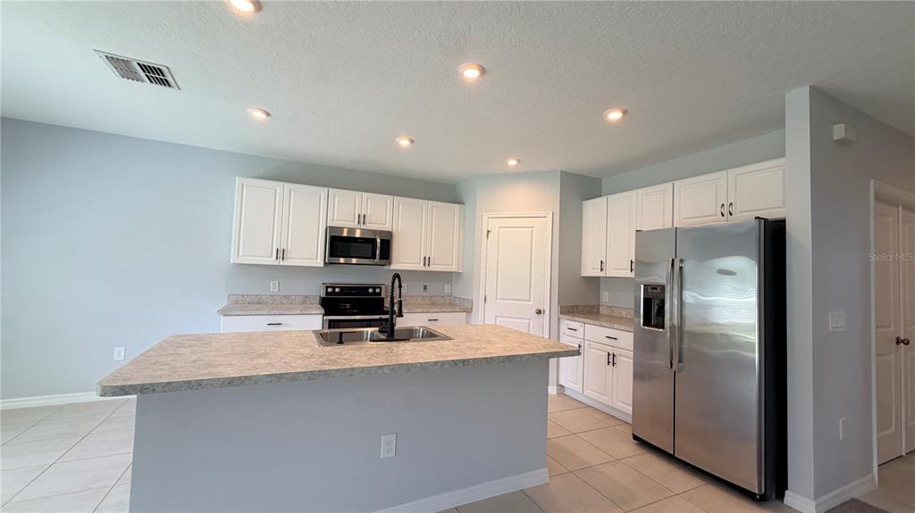 2811 Parkfield Road St. Cloud, FL 34772 - Photo 8 of 37
