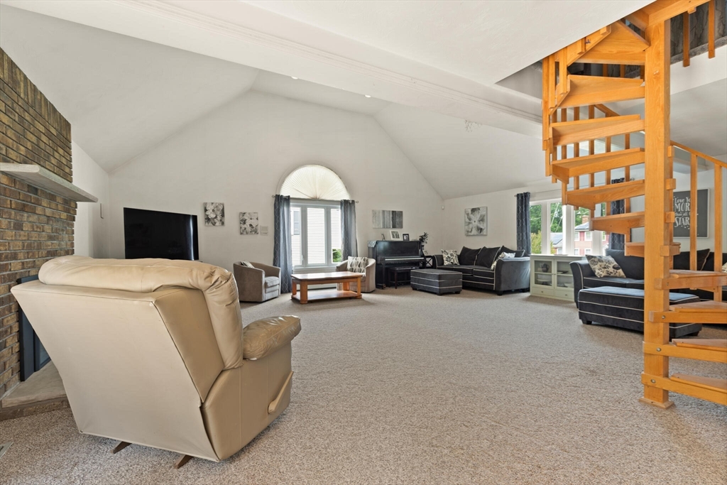 47 Woodridge Road Milford, MA 01757 - Photo 11 of 29 Gallery Image 11