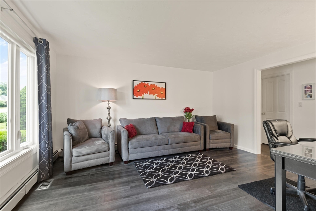 47 Woodridge Road Milford, MA 01757 - Photo 5 of 29 Gallery Image 5