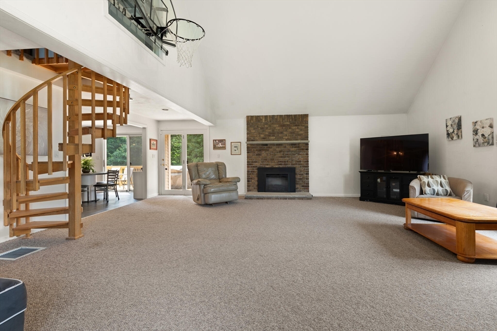 47 Woodridge Road Milford, MA 01757 - Photo 9 of 29 Gallery Image 9