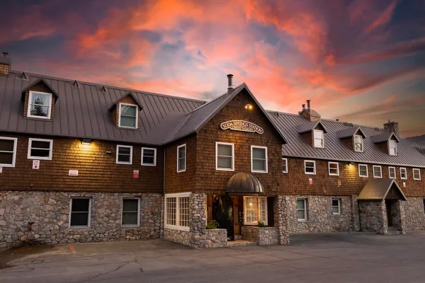 $355,000 | 21501 Donner Pass Road, Unit 13, Soda Springs, CA 95728
